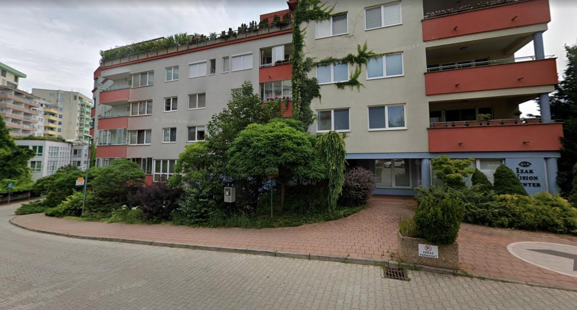 Alure Residences 2 & 24H Self Check-In, Parking In The Garage In The Apartment Building Included, New Building, Terrace, Green Location With A Forest Park With A Lake, Children'S Playground Banská Bystrica Exteriör bild